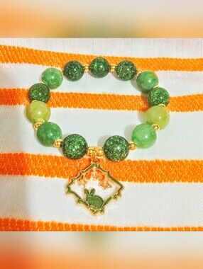 Handmade Jade/Glass Bracelet One Of A Kind. Green Forest Bunny. Size 7''